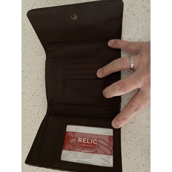 Relic Brown Faux/Vegan Leather Trifold Wallet 4.5 X 6” Excellent Condition! - Picture 5 of 9